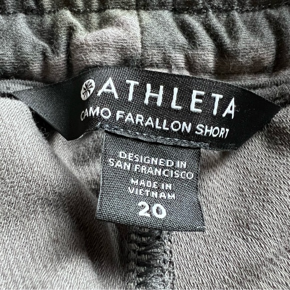 Athleta Camo Farallon Short Size 20 - Picture 6 of 10